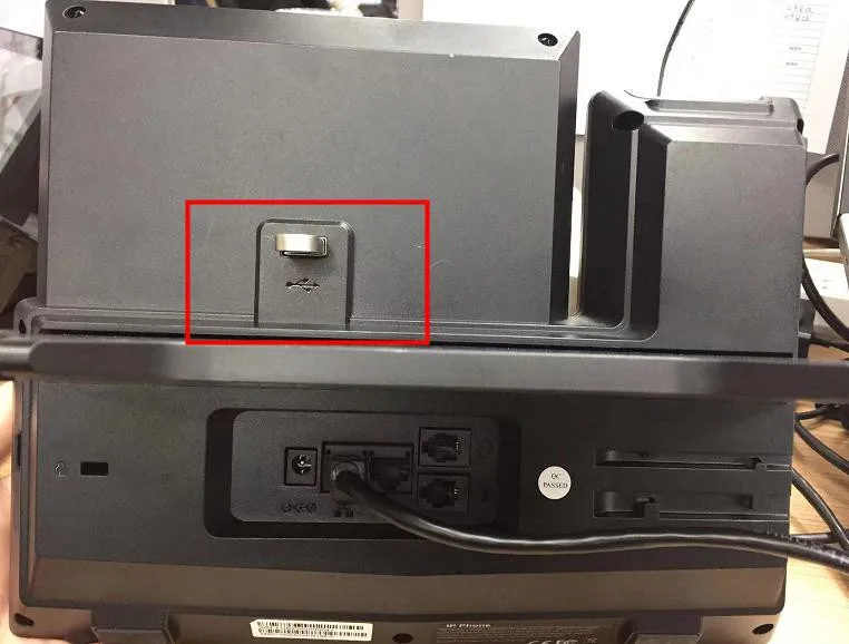 USBドライブを挿入
