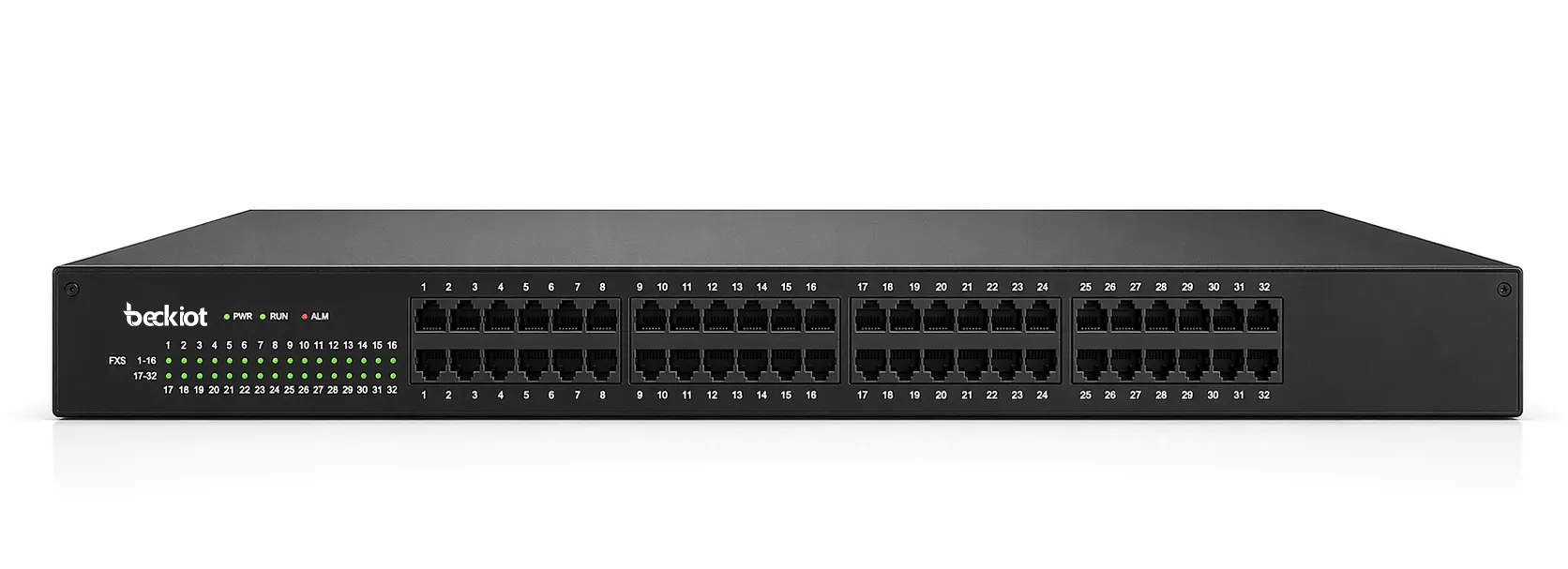 ラックマウント型アナログゲートウェイとして導入されたIPGA-32S FXSゲートウェイの正面図